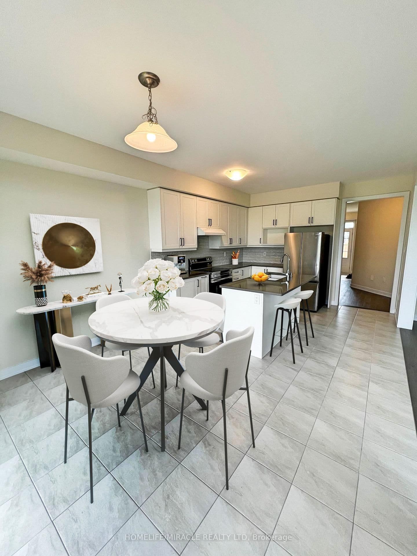 66 Aviron Crescent thumbnail 11