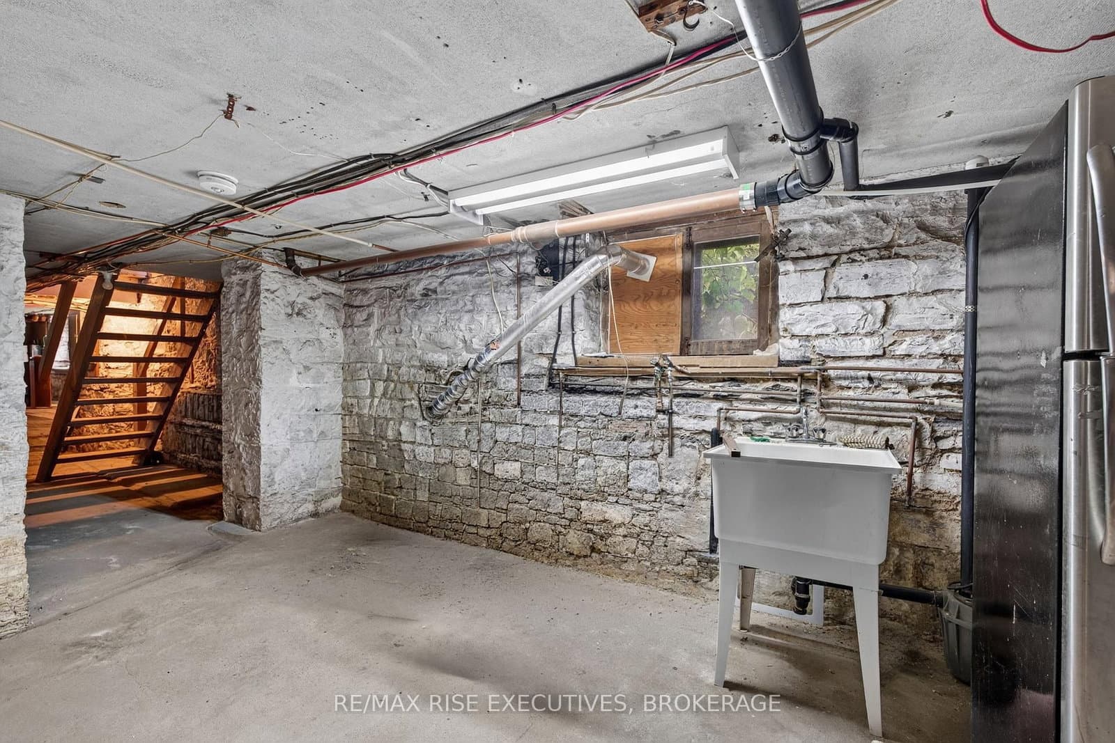 229 Alfred Street thumbnail 37