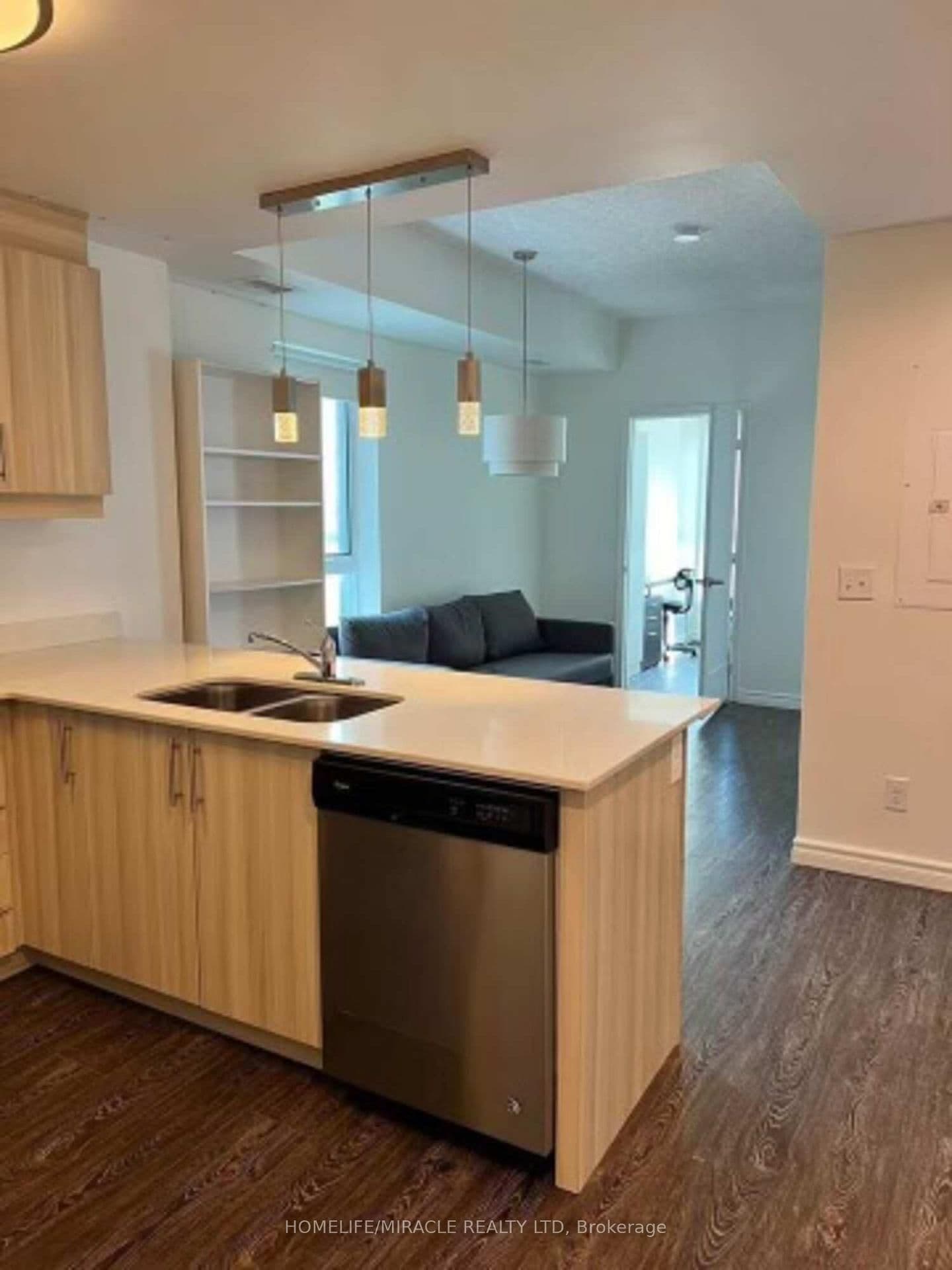 158 King Street N, Unit 1005 thumbnail 2