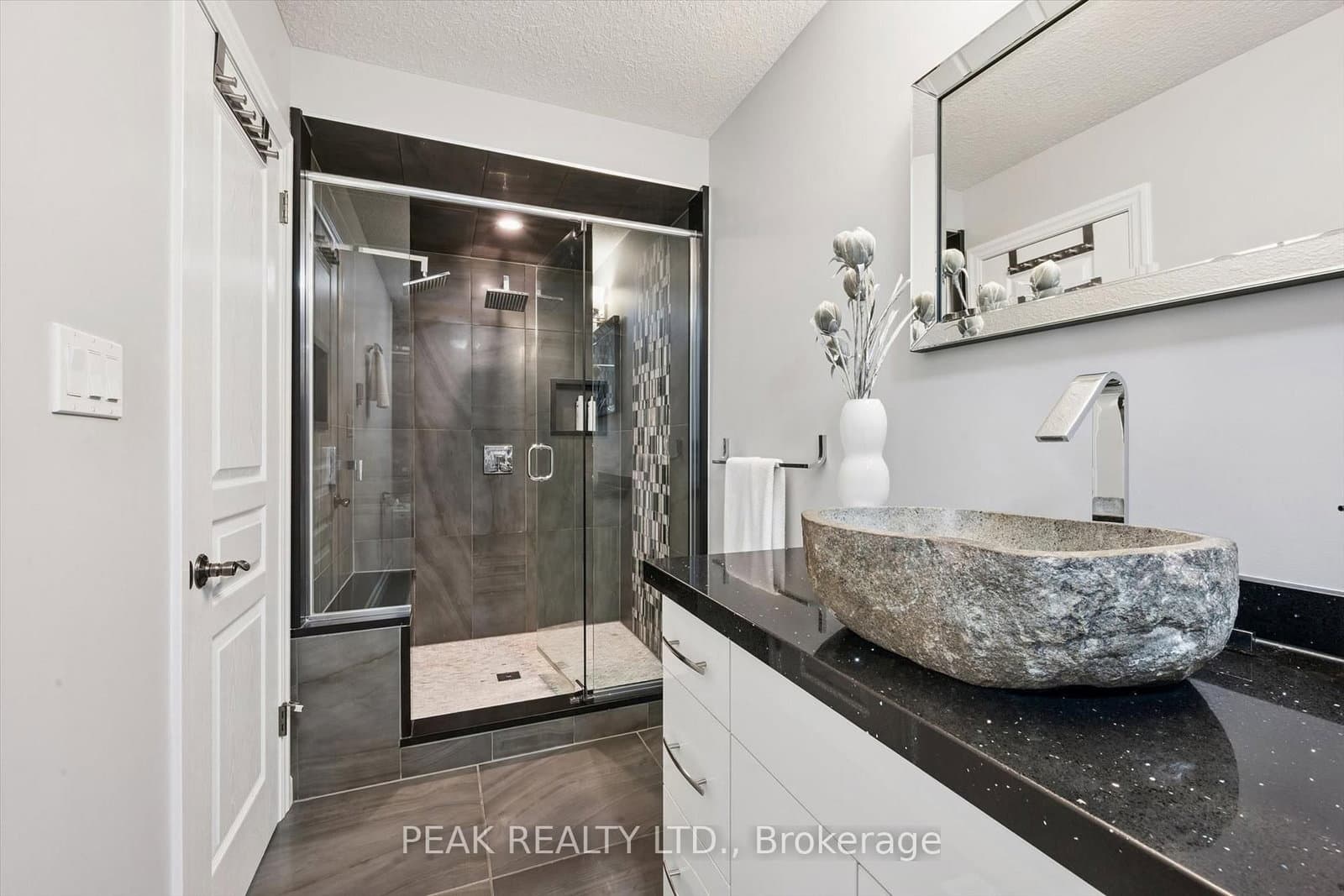 111 OAK PARK Drive thumbnail 18
