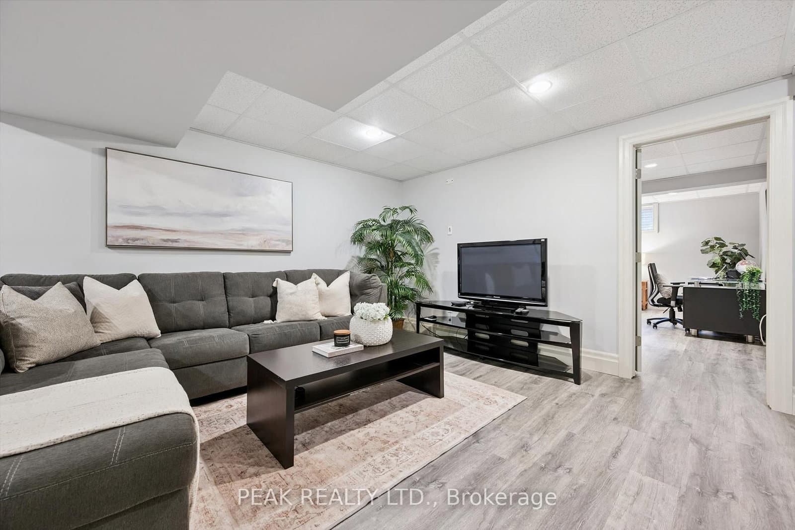 111 OAK PARK Drive thumbnail 26