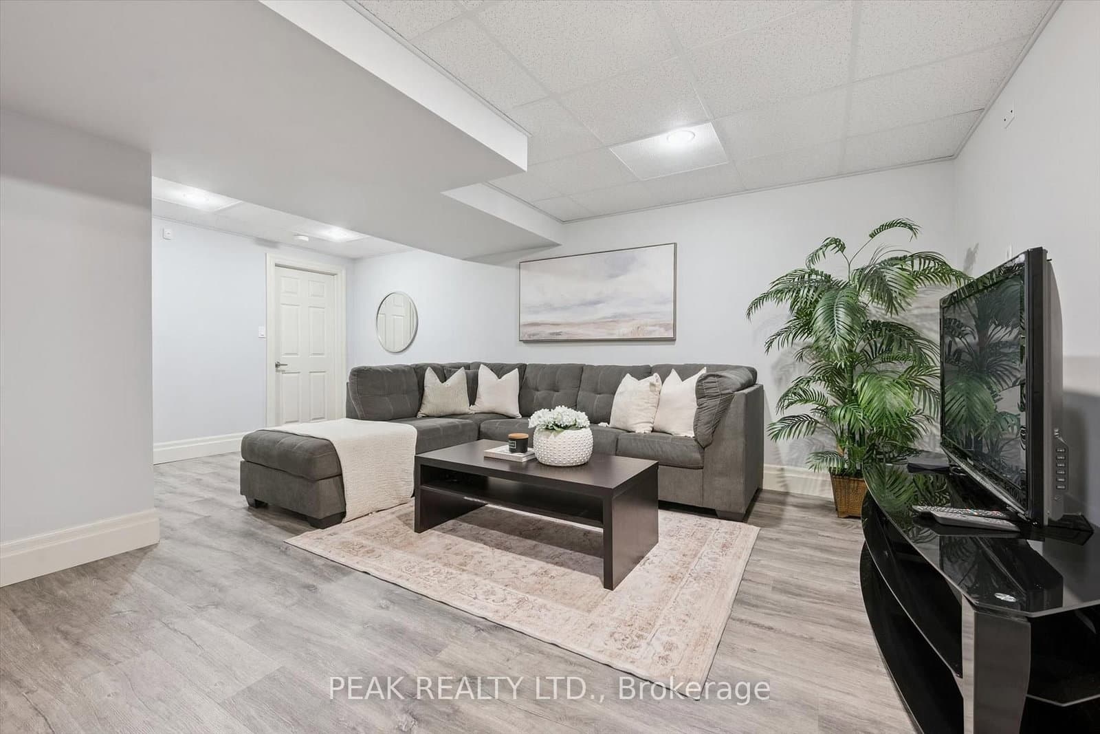 111 OAK PARK Drive thumbnail 28