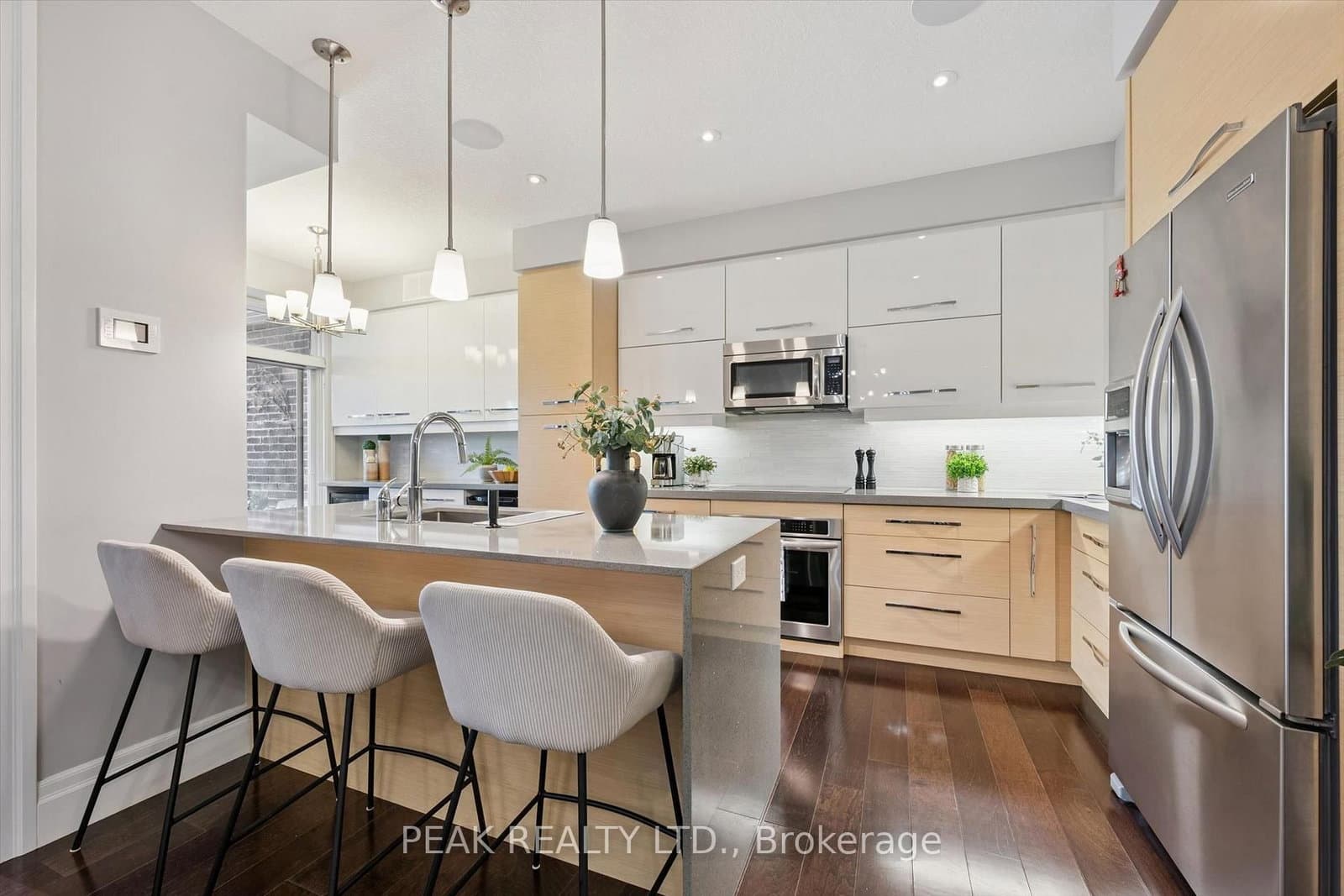 111 OAK PARK Drive thumbnail 9