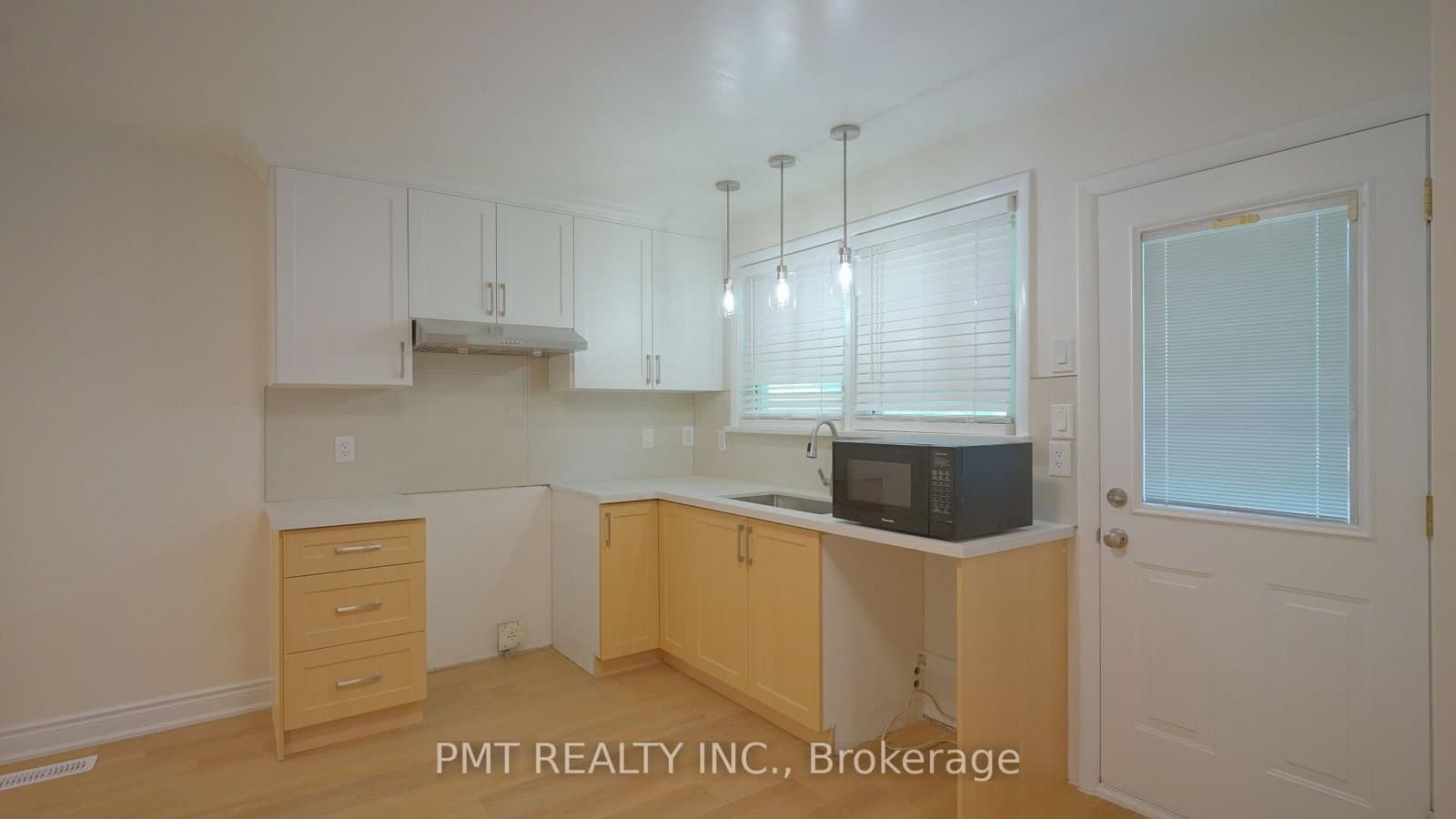 143 Elgin Crescent thumbnail 9