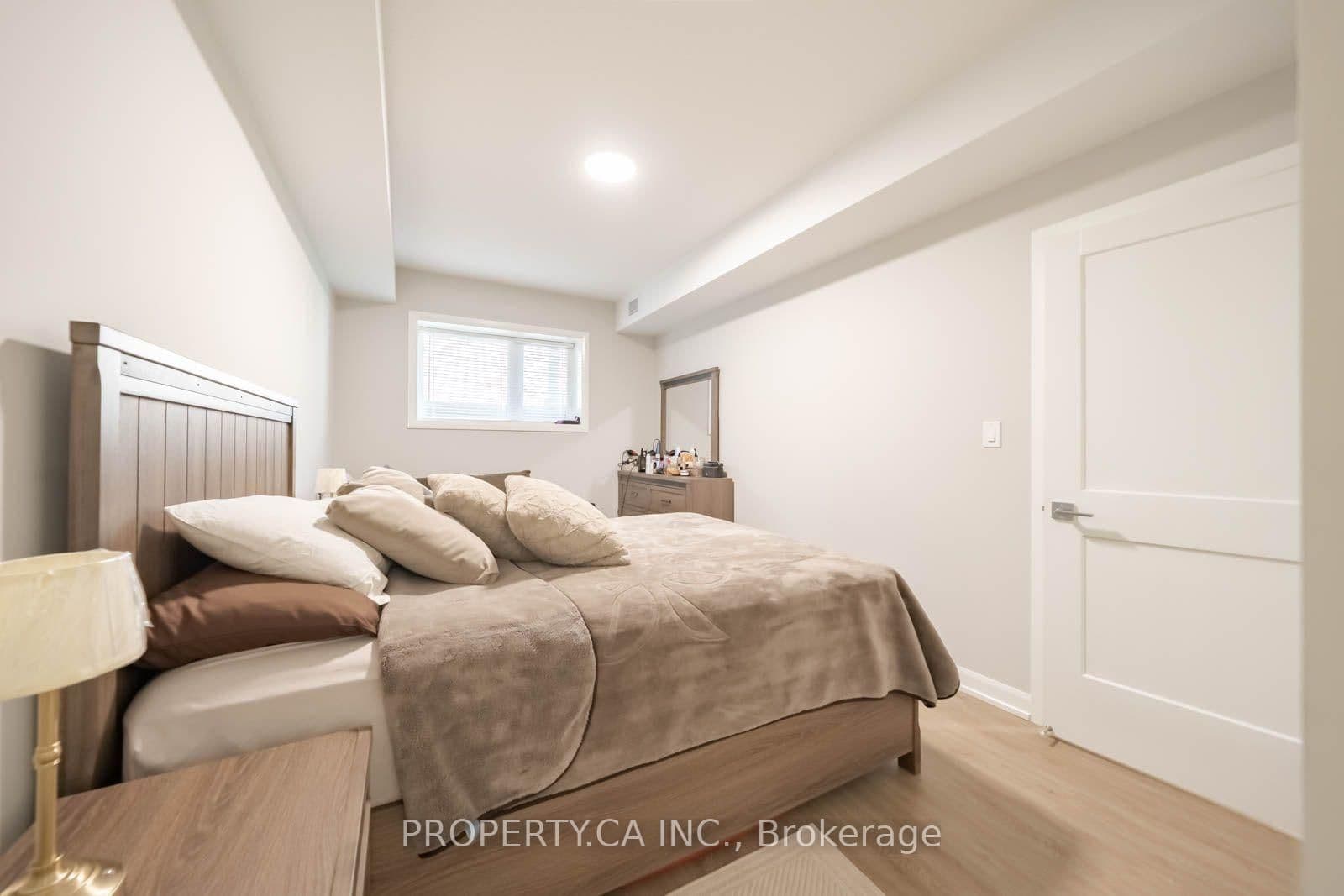 708 Woolwich Street, Unit 124 thumbnail 12