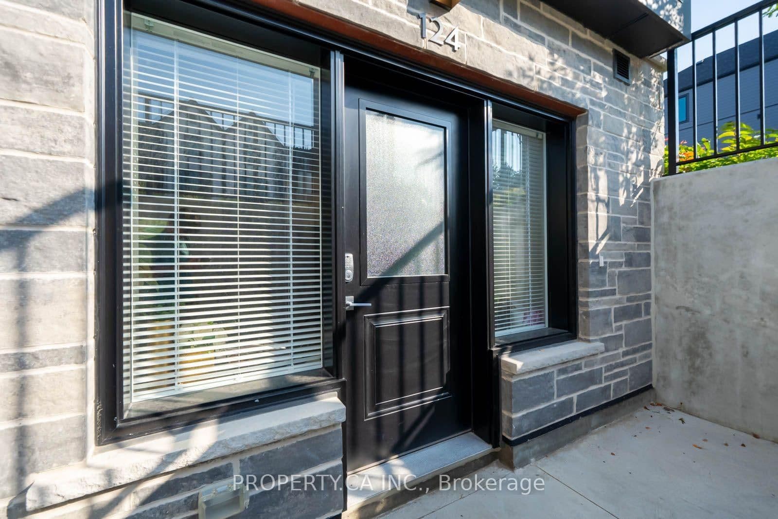 708 Woolwich Street, Unit 124 thumbnail 16