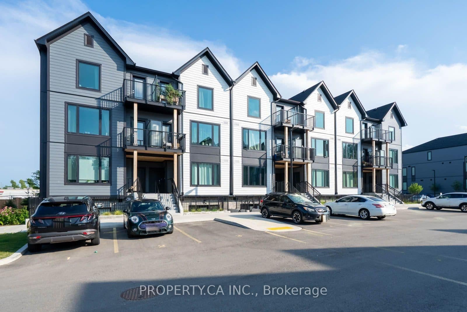 708 Woolwich Street, Unit 124 thumbnail 2