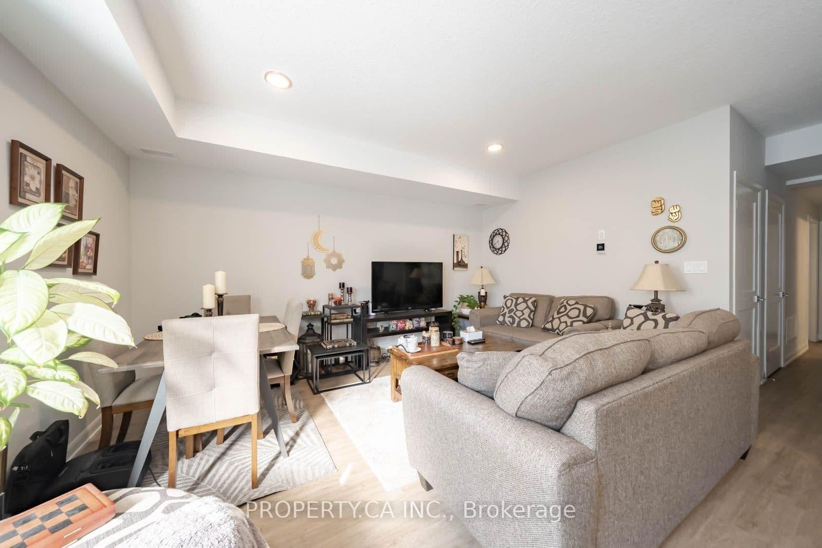 708 Woolwich Street, Unit 124 thumbnail 3
