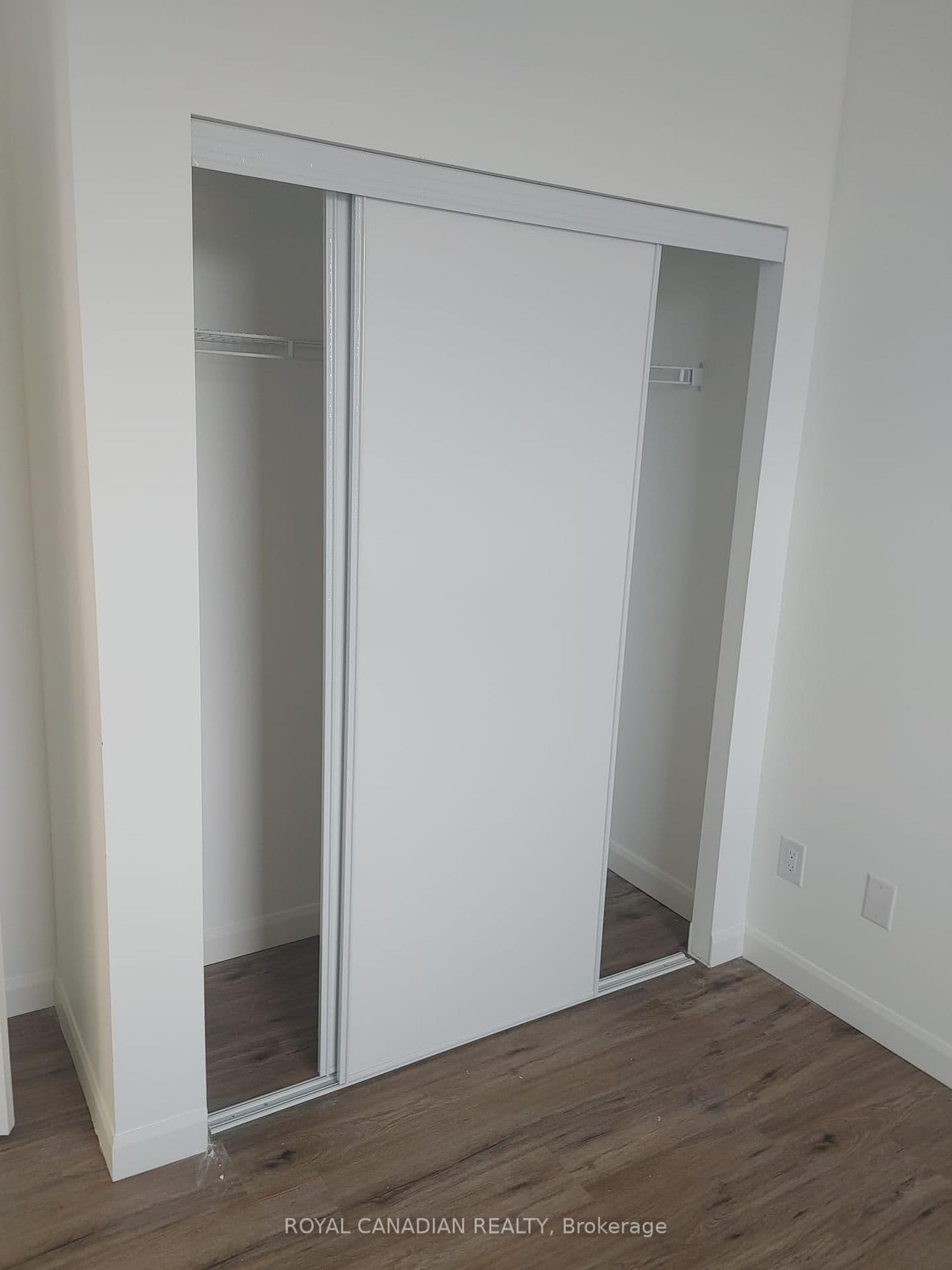 7 Erie Avenue, Unit 506 thumbnail 11