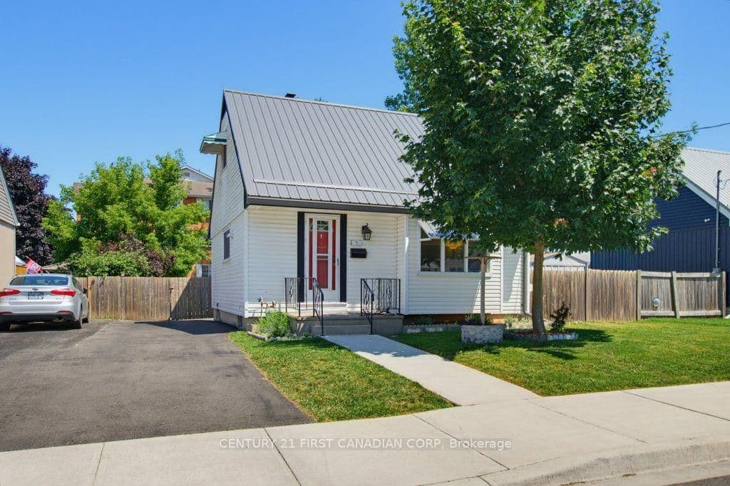 3 Parkside Drive - Image 1
