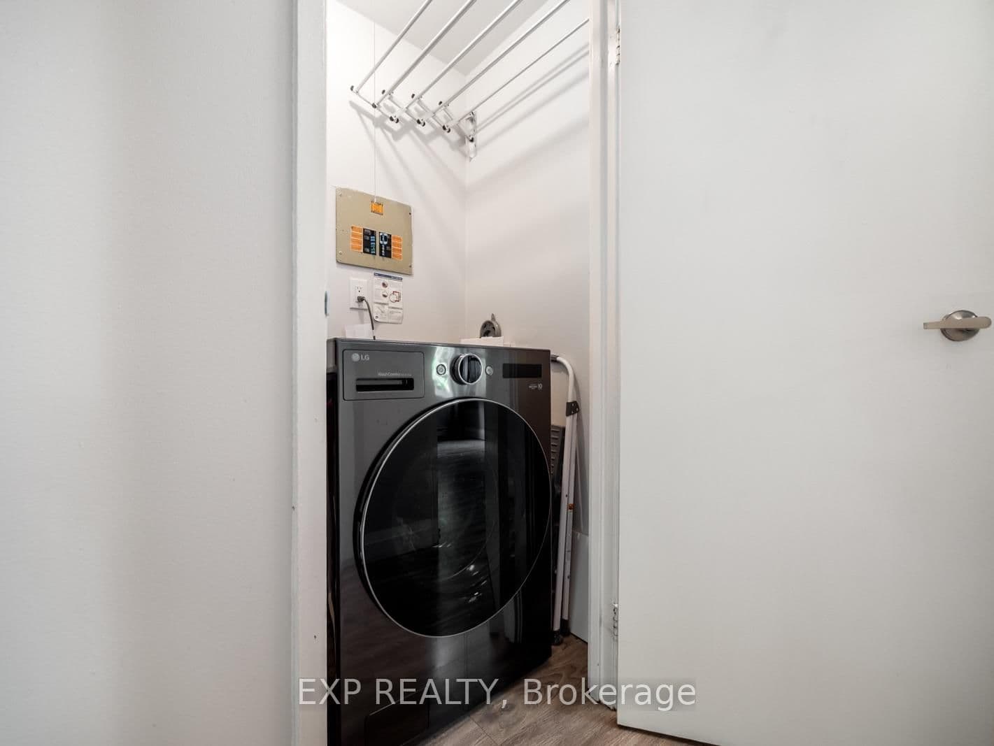276 Eiwo Court, Unit 301 thumbnail 25