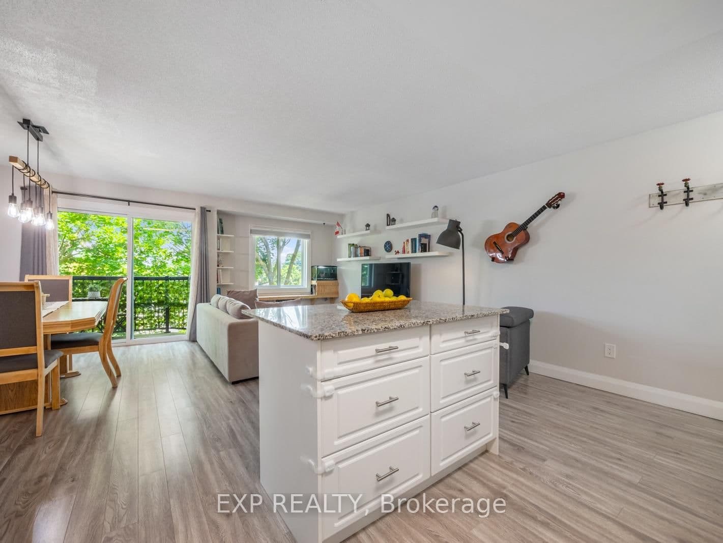 276 Eiwo Court, Unit 301 thumbnail 9