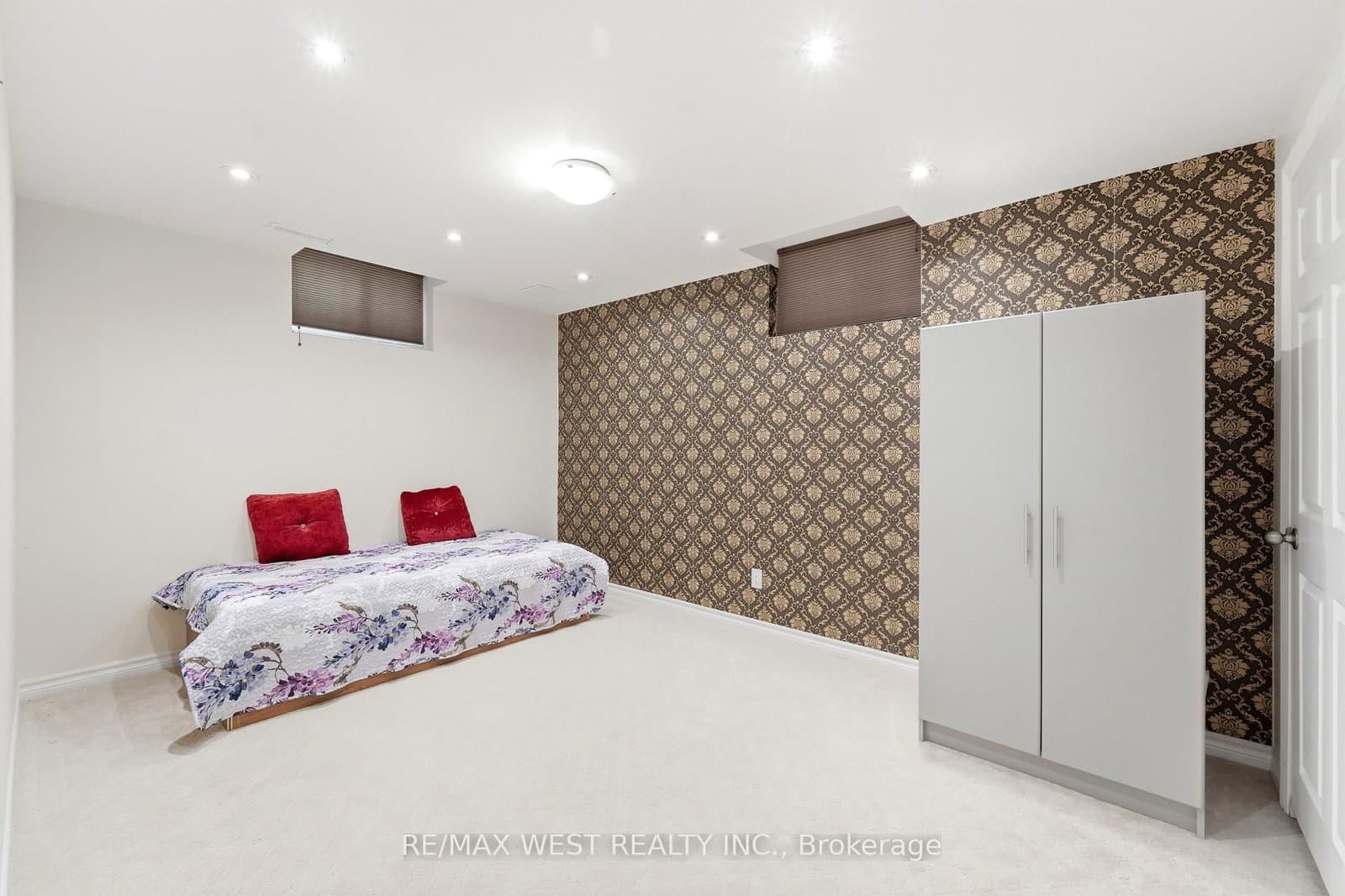 356 Robert Ferrie Drive thumbnail 13