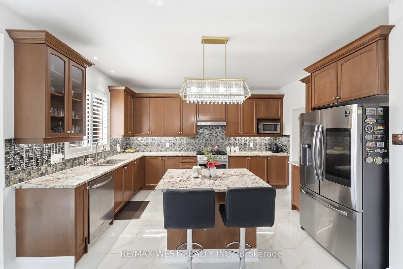 356 Robert Ferrie Drive thumbnail 5