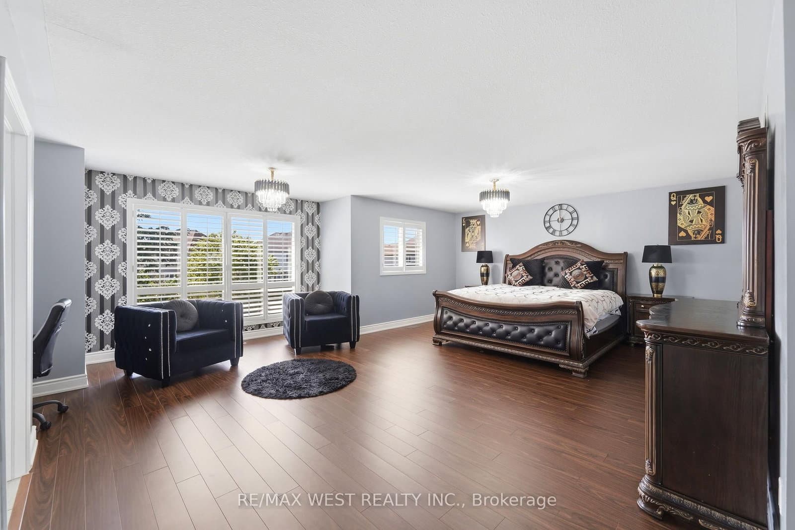 356 Robert Ferrie Drive thumbnail 8