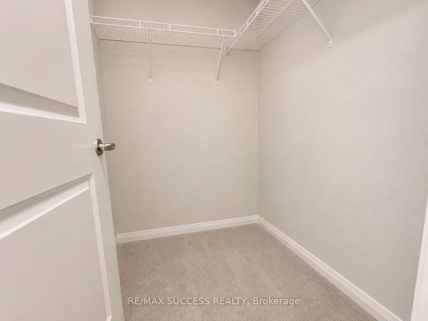 585 Colborne Street E, Unit 502 thumbnail 16