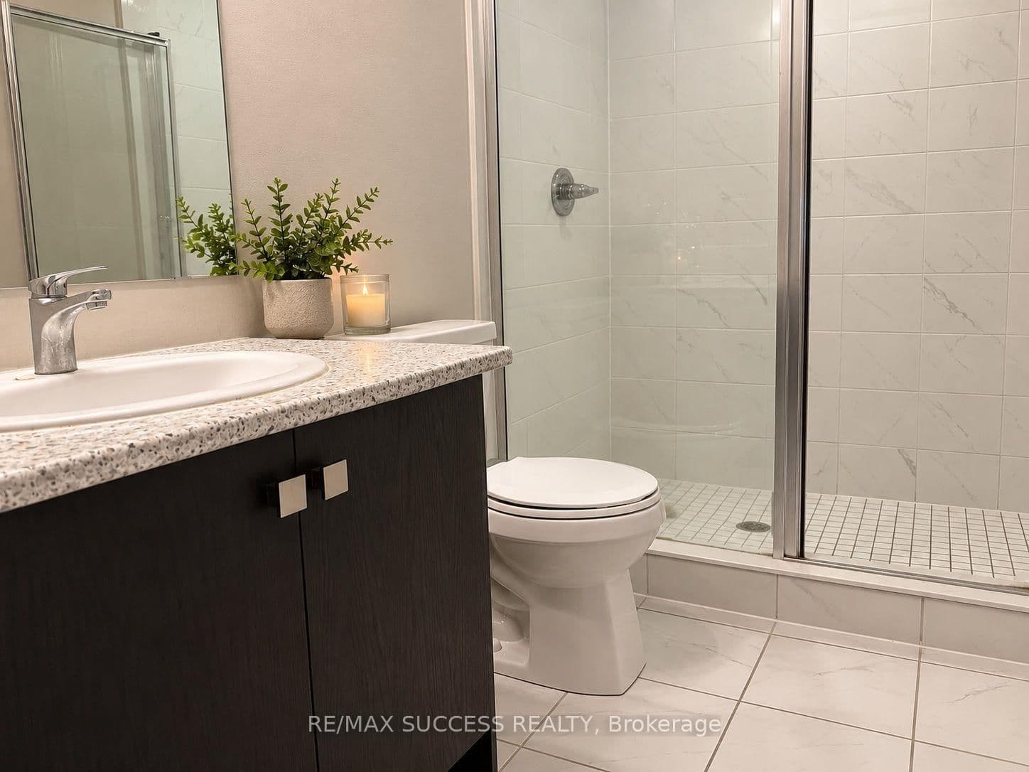 585 Colborne Street E, Unit 502 thumbnail 18