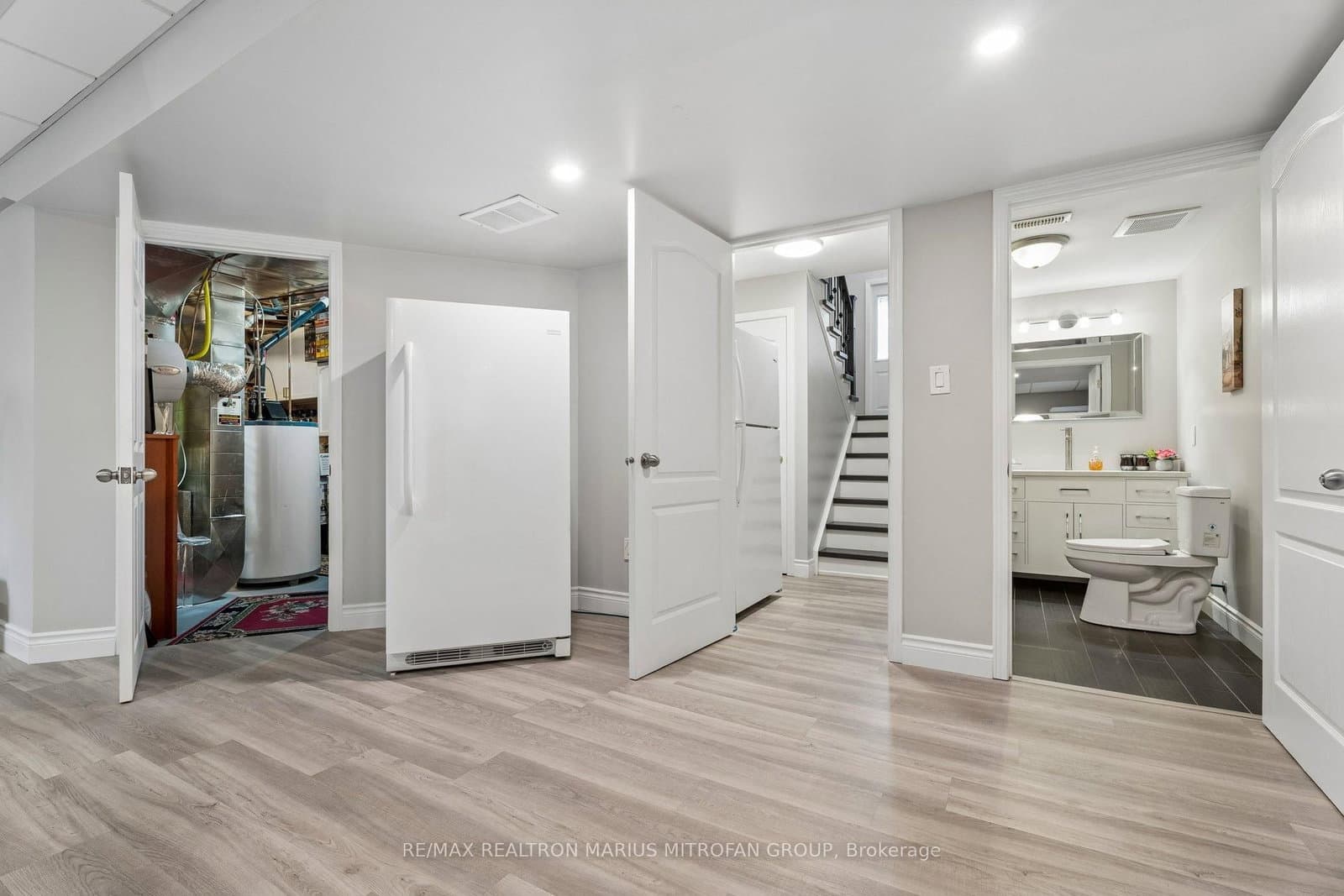 58 Whiterock Avenue thumbnail 35