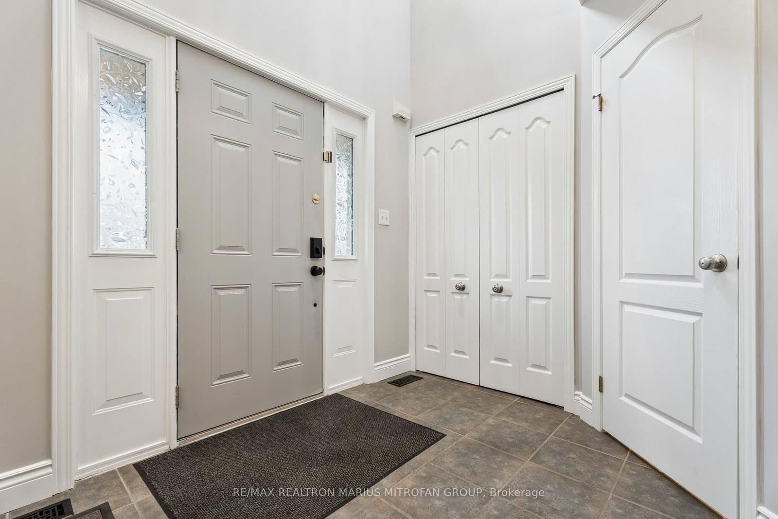 58 Whiterock Avenue thumbnail 4