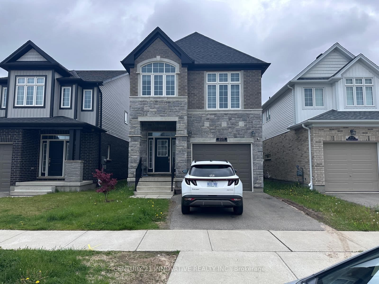 209 Sedgewood Street N - Image 1