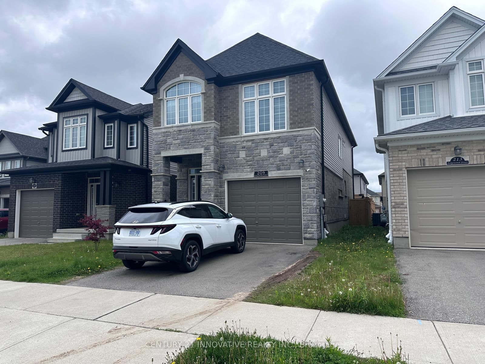 209 Sedgewood Street N thumbnail 2