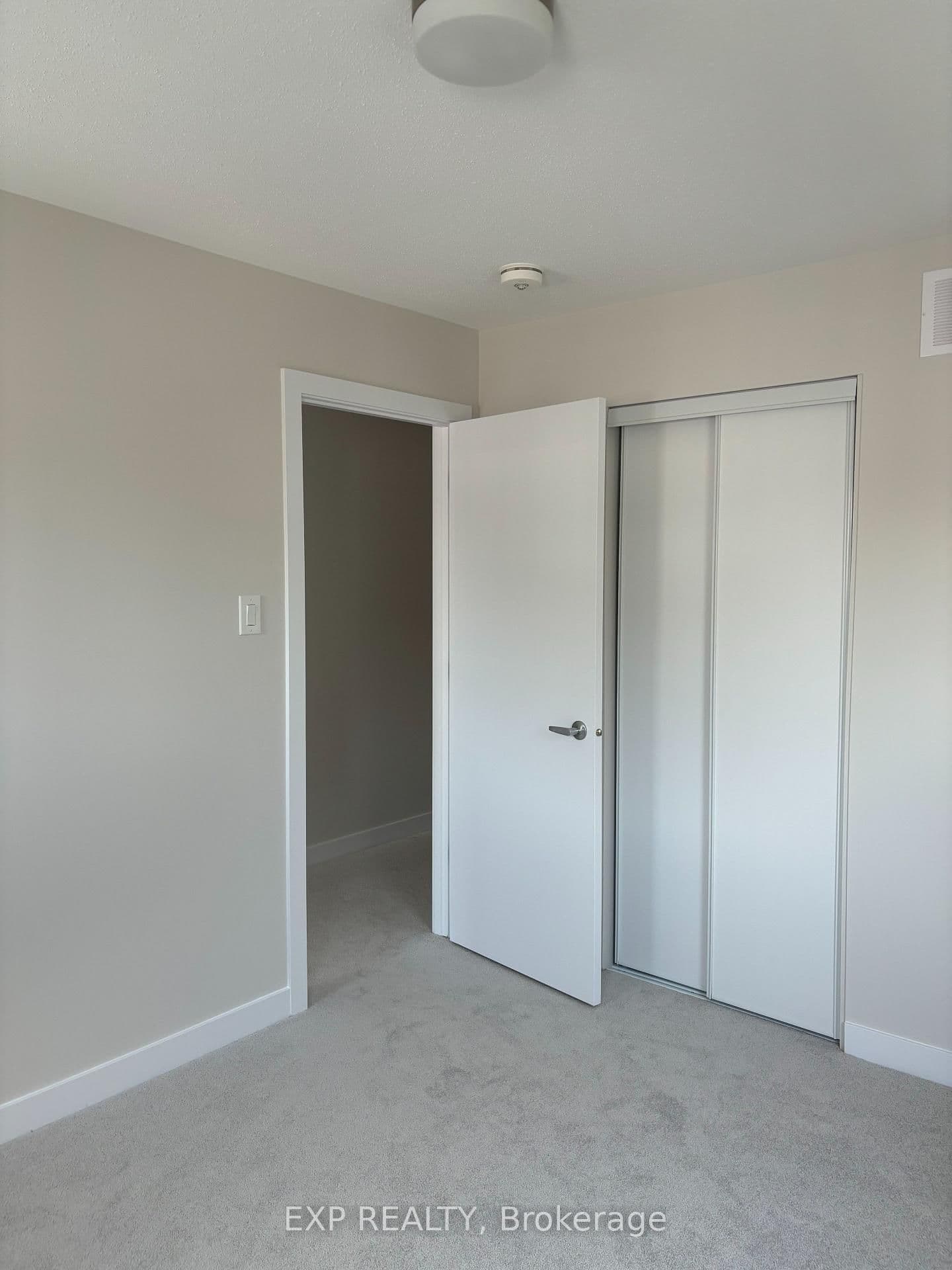 530 OLDENBURG Avenue thumbnail 18