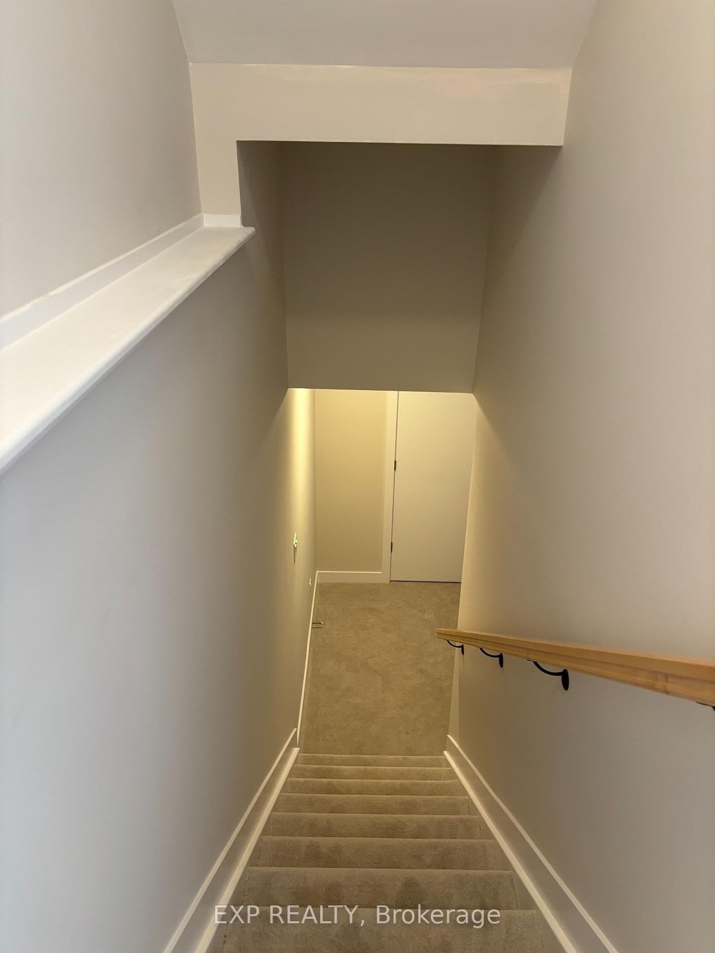 530 OLDENBURG Avenue thumbnail 32