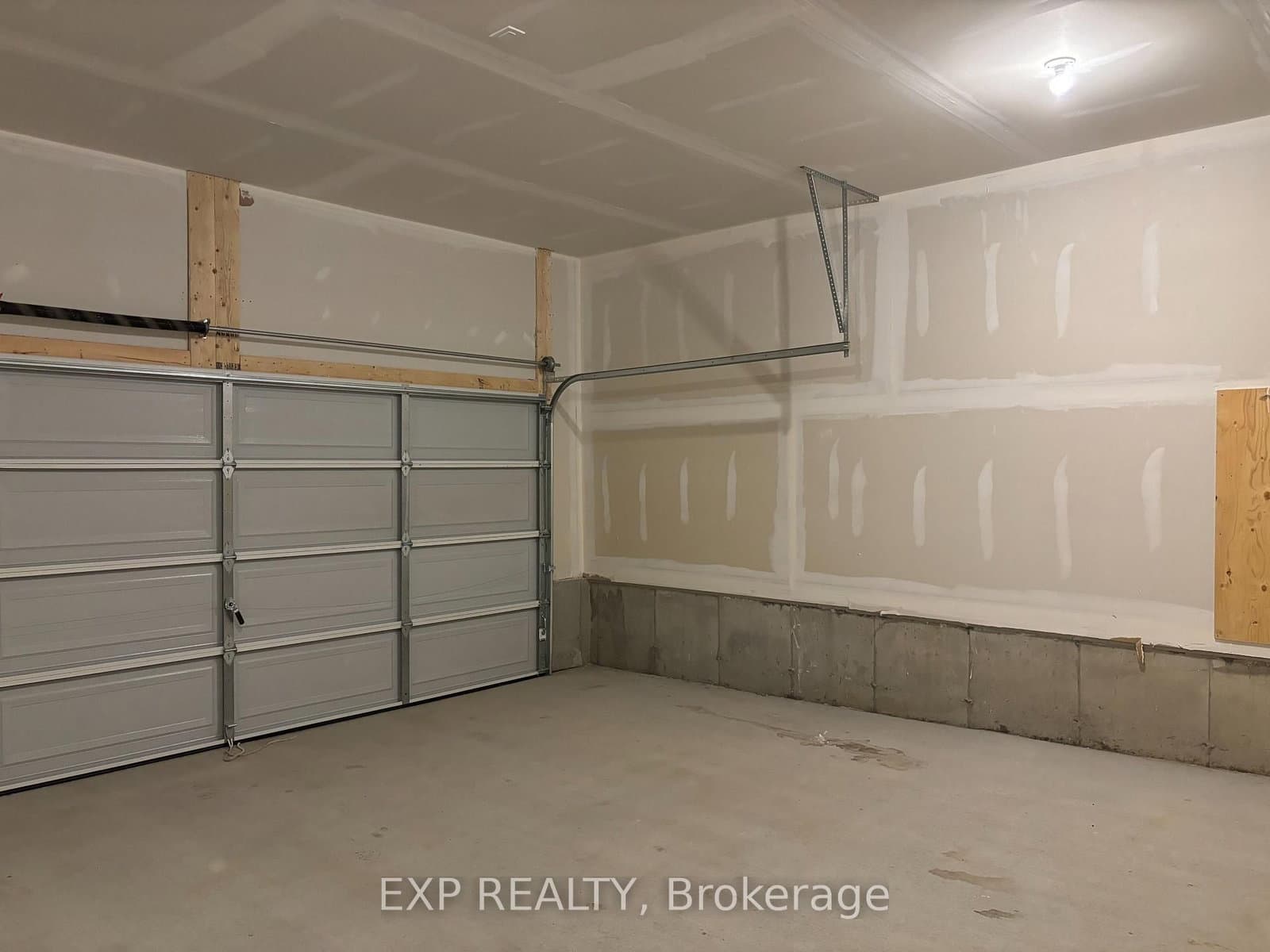 530 OLDENBURG Avenue thumbnail 35