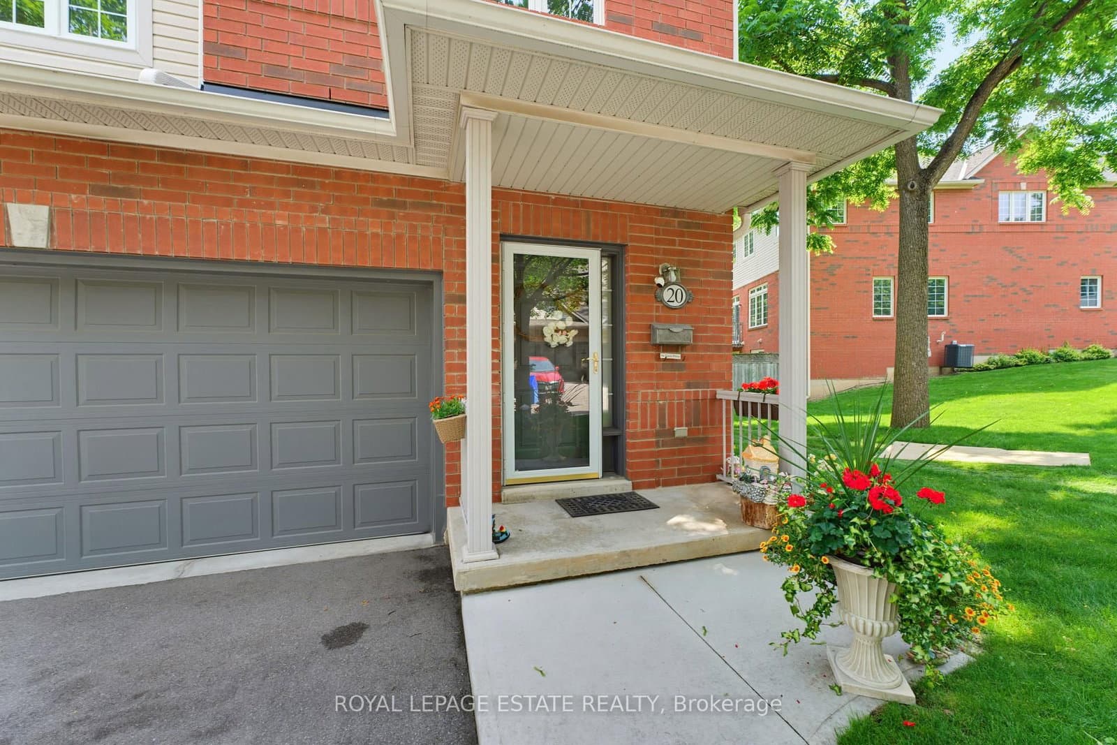 120 Beddoe Drive, Unit 20 thumbnail 4