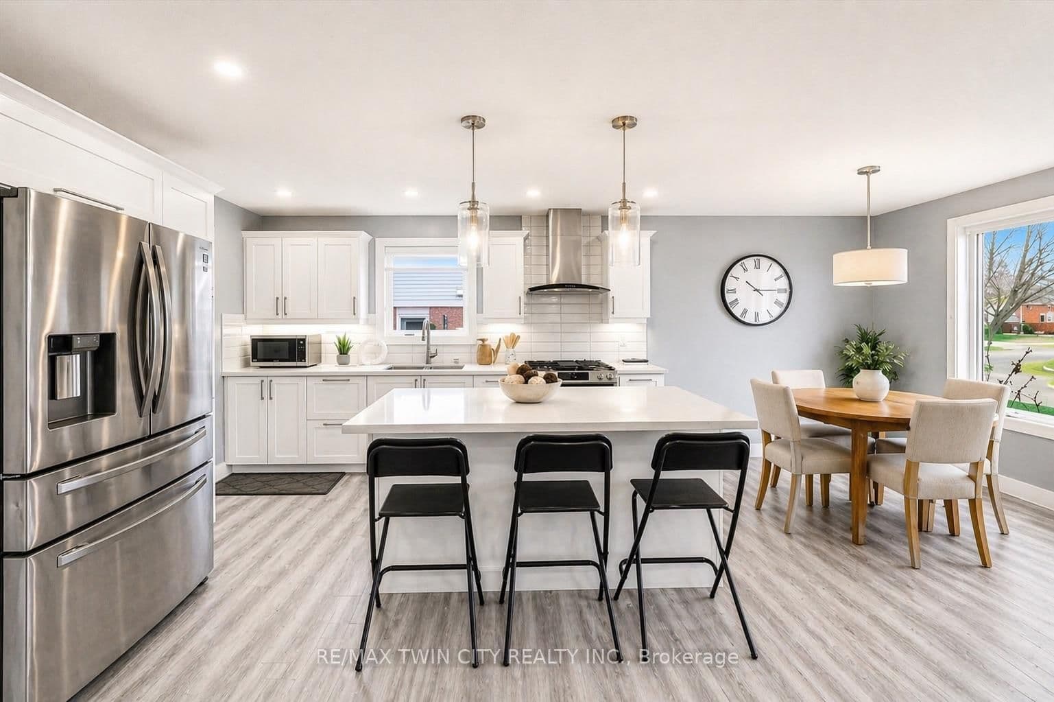 86 Carlyle Drive thumbnail 11