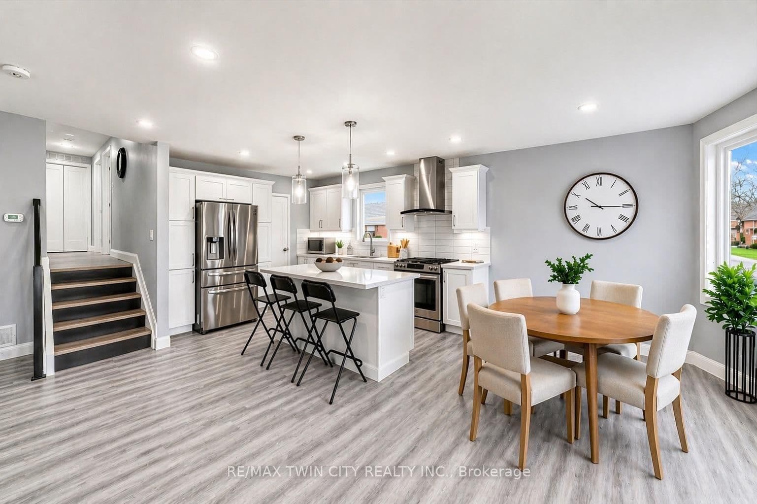 86 Carlyle Drive thumbnail 12