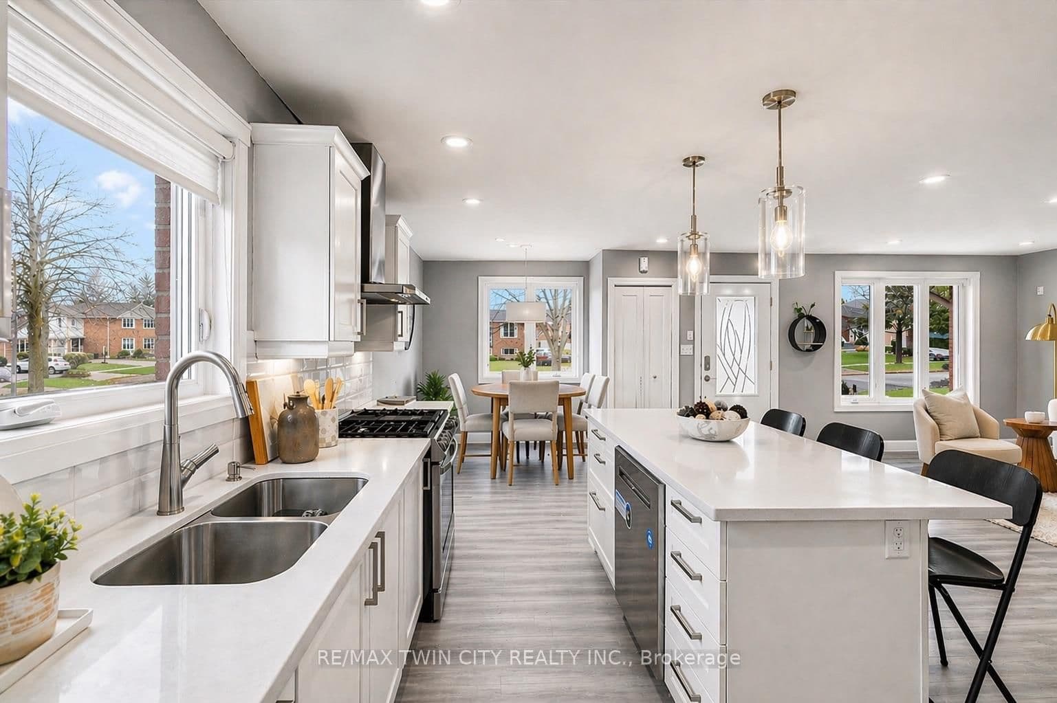 86 Carlyle Drive thumbnail 13