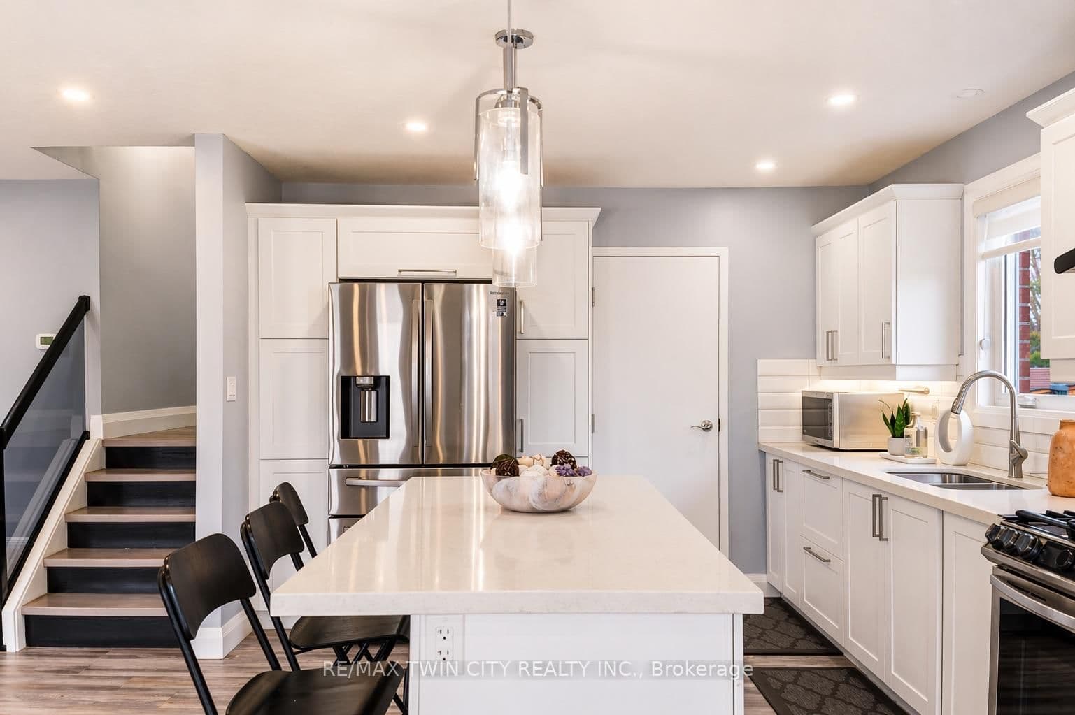86 Carlyle Drive thumbnail 14