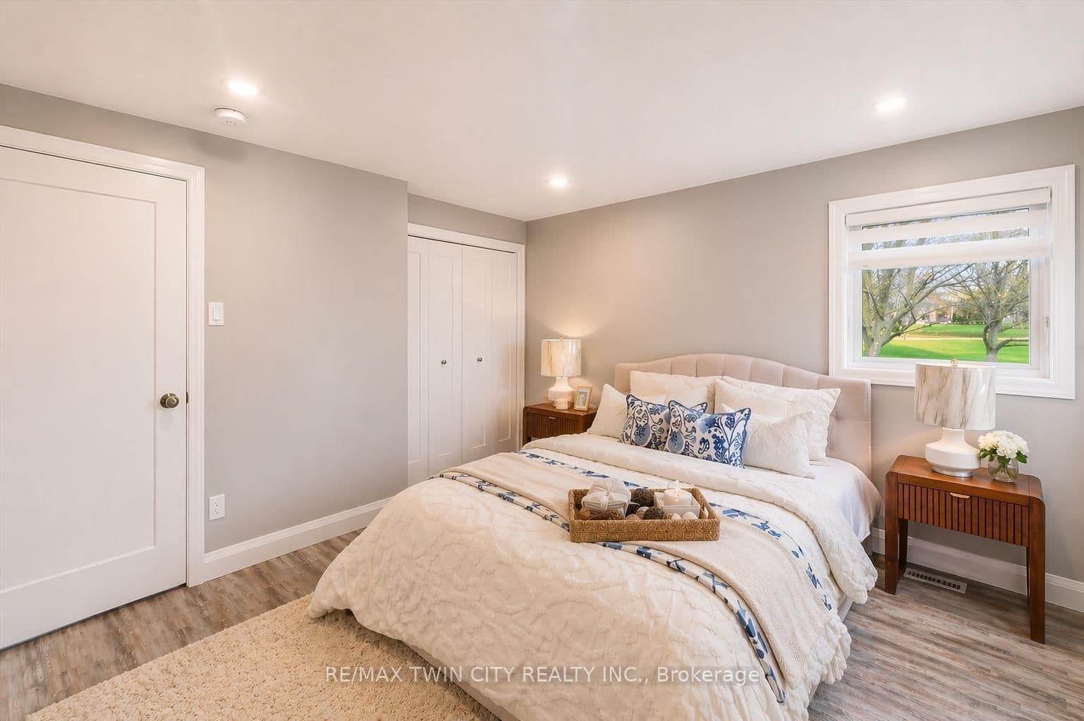 86 Carlyle Drive thumbnail 17