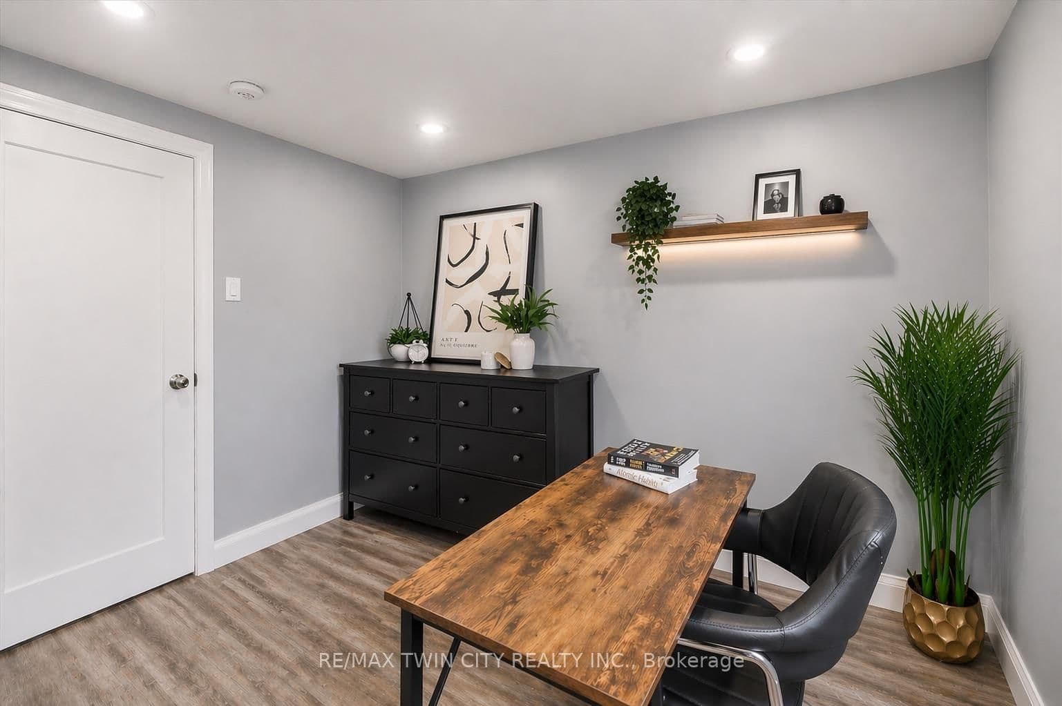 86 Carlyle Drive thumbnail 23