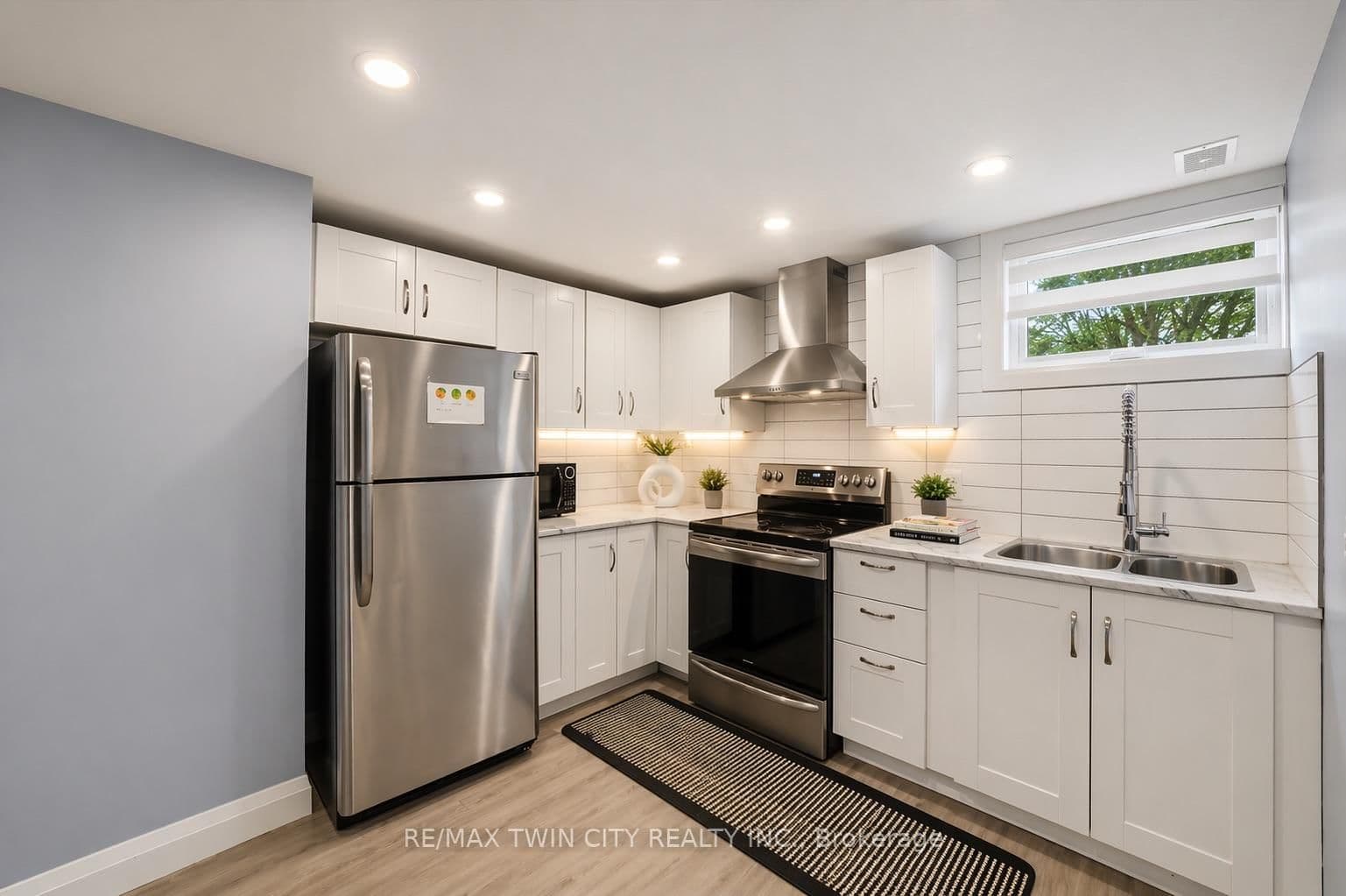 86 Carlyle Drive thumbnail 29