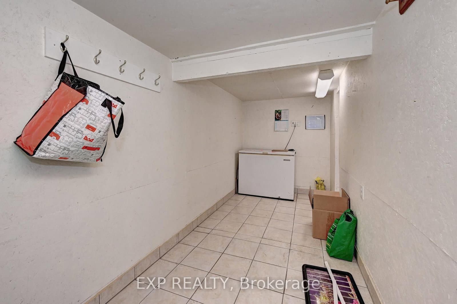 147 Courtland Avenue E thumbnail 49