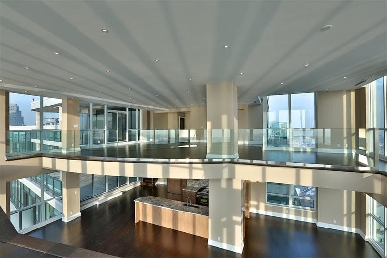 33 Bay at Pinnacle Centre Condos thumbnail 6