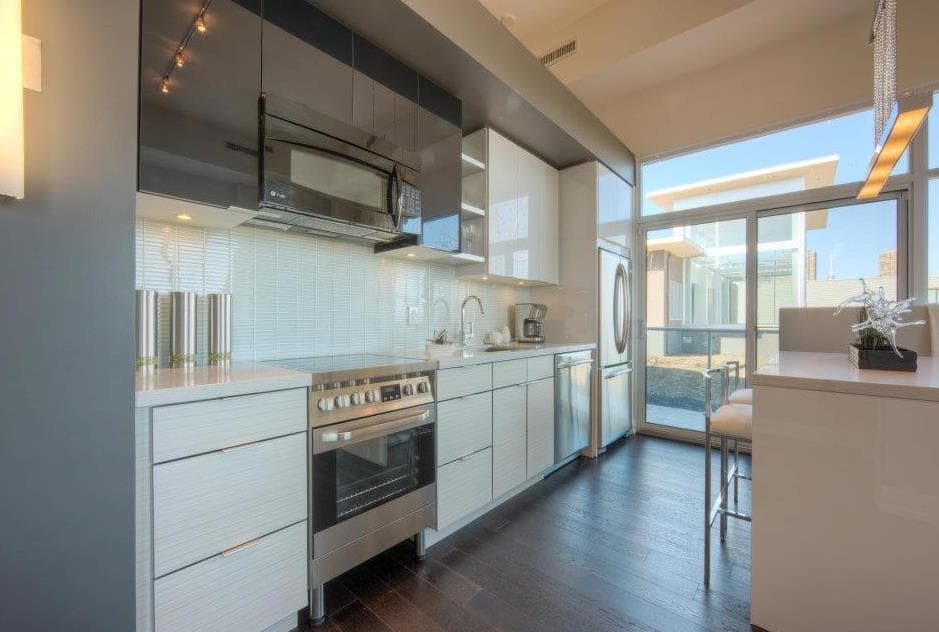 Jade Waterfront Condos thumbnail 20