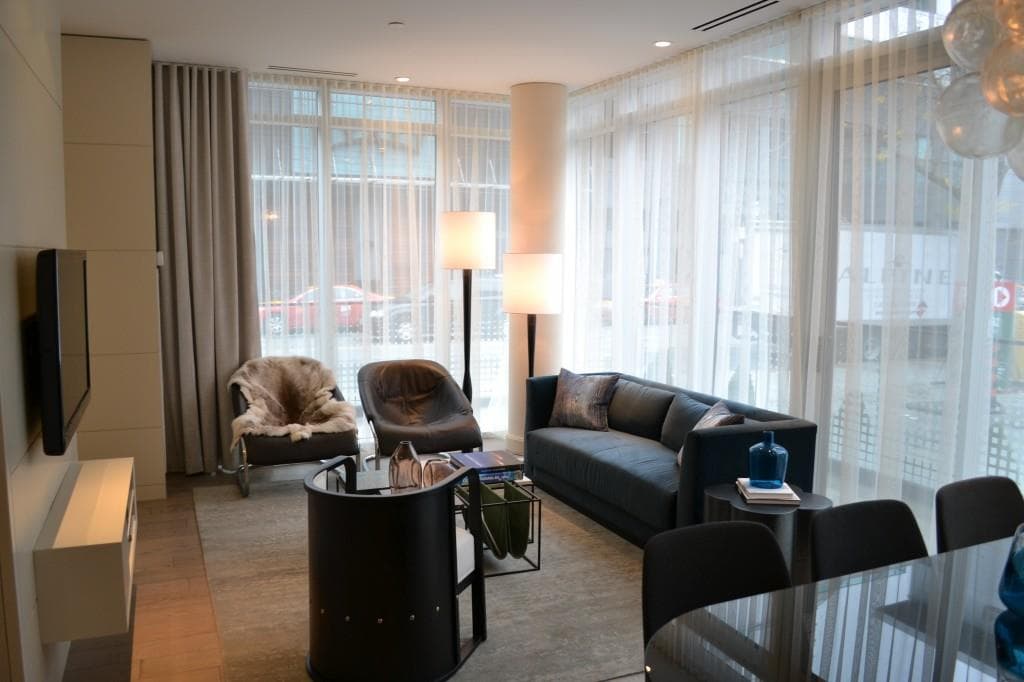 King Blue Condos thumbnail 17