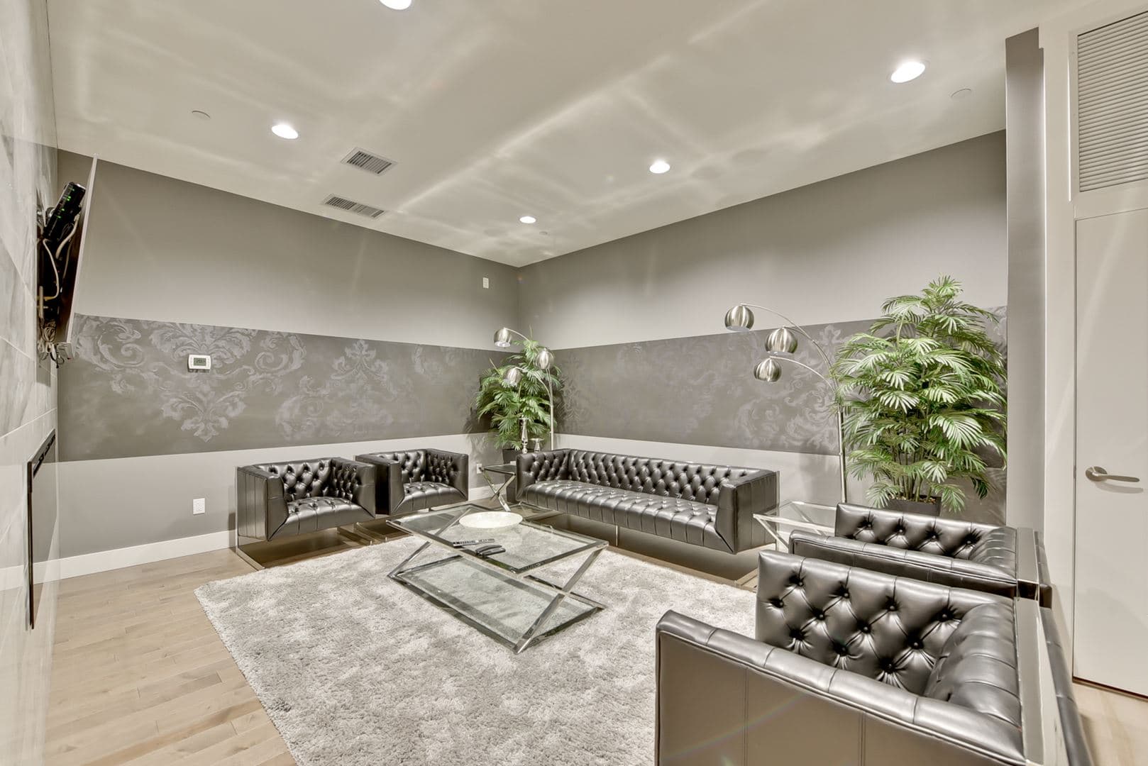 Allure Condos thumbnail 16