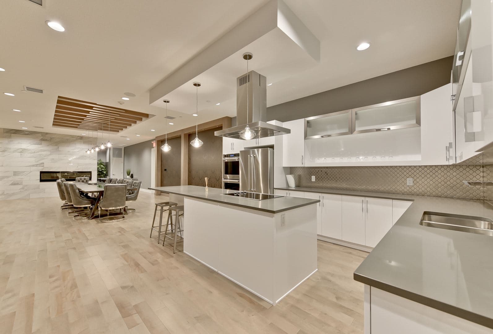 Allure Condos thumbnail 14
