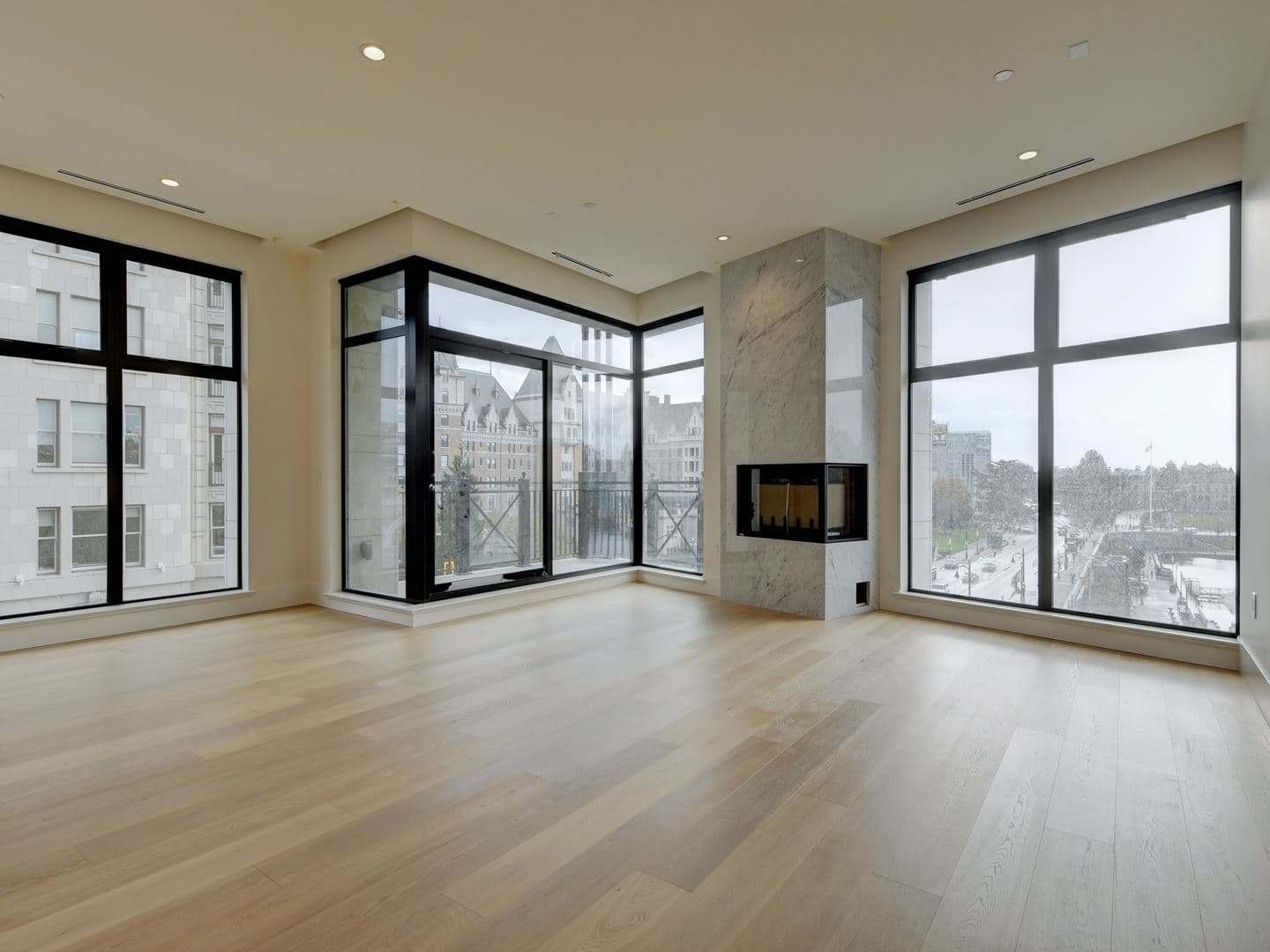 Customs House Condos thumbnail 17