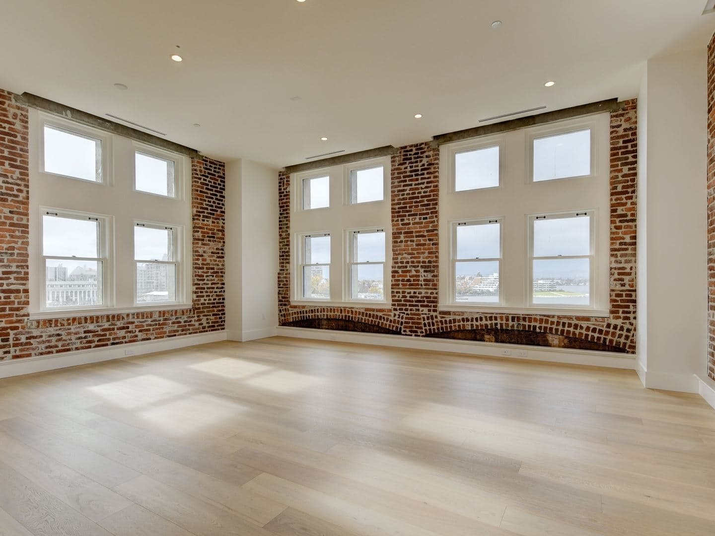 Customs House Condos thumbnail 15
