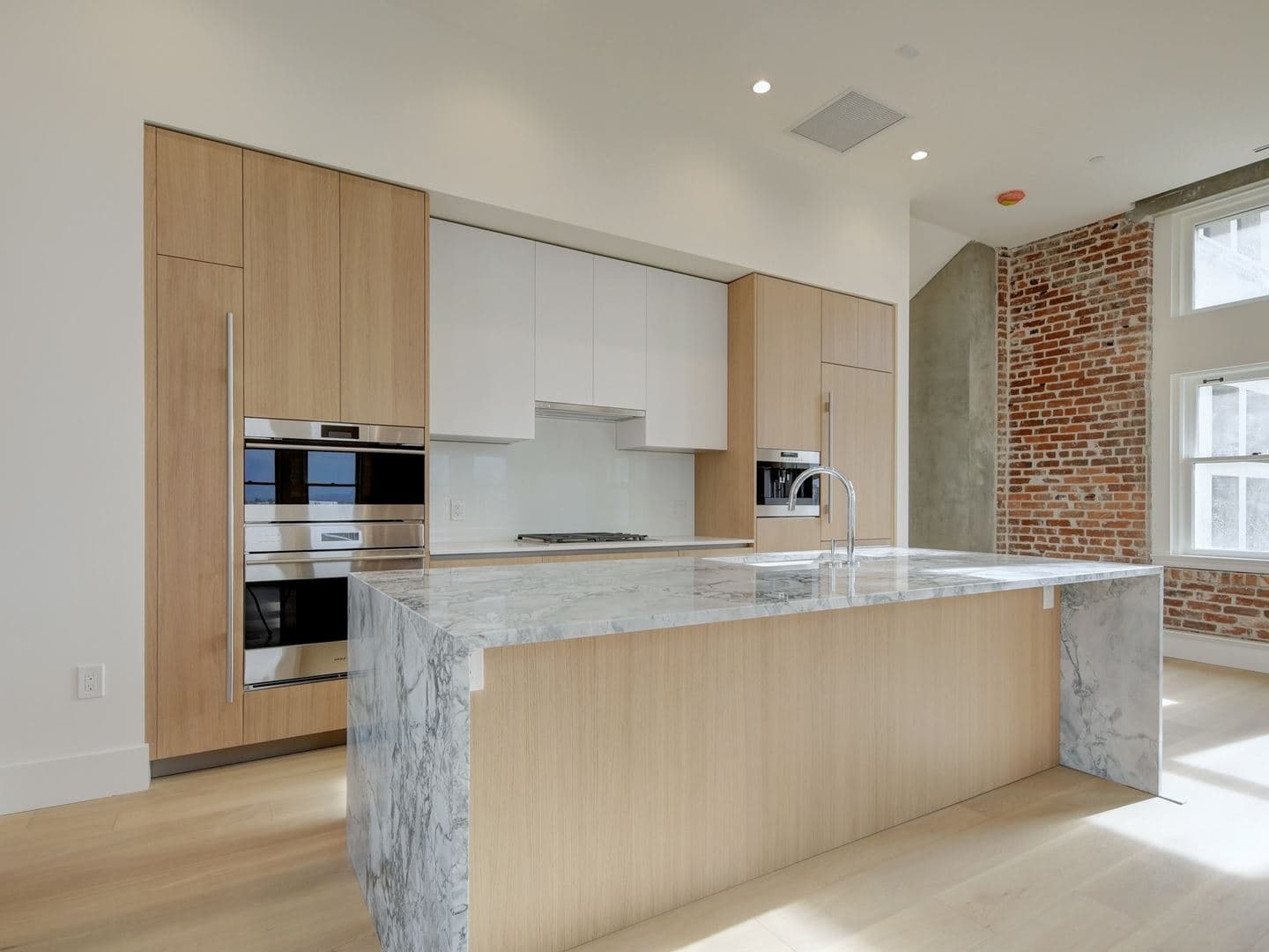 Customs House Condos thumbnail 16