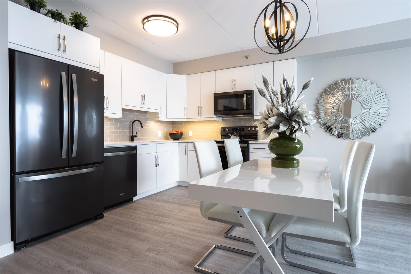 The Rise Condos thumbnail 17