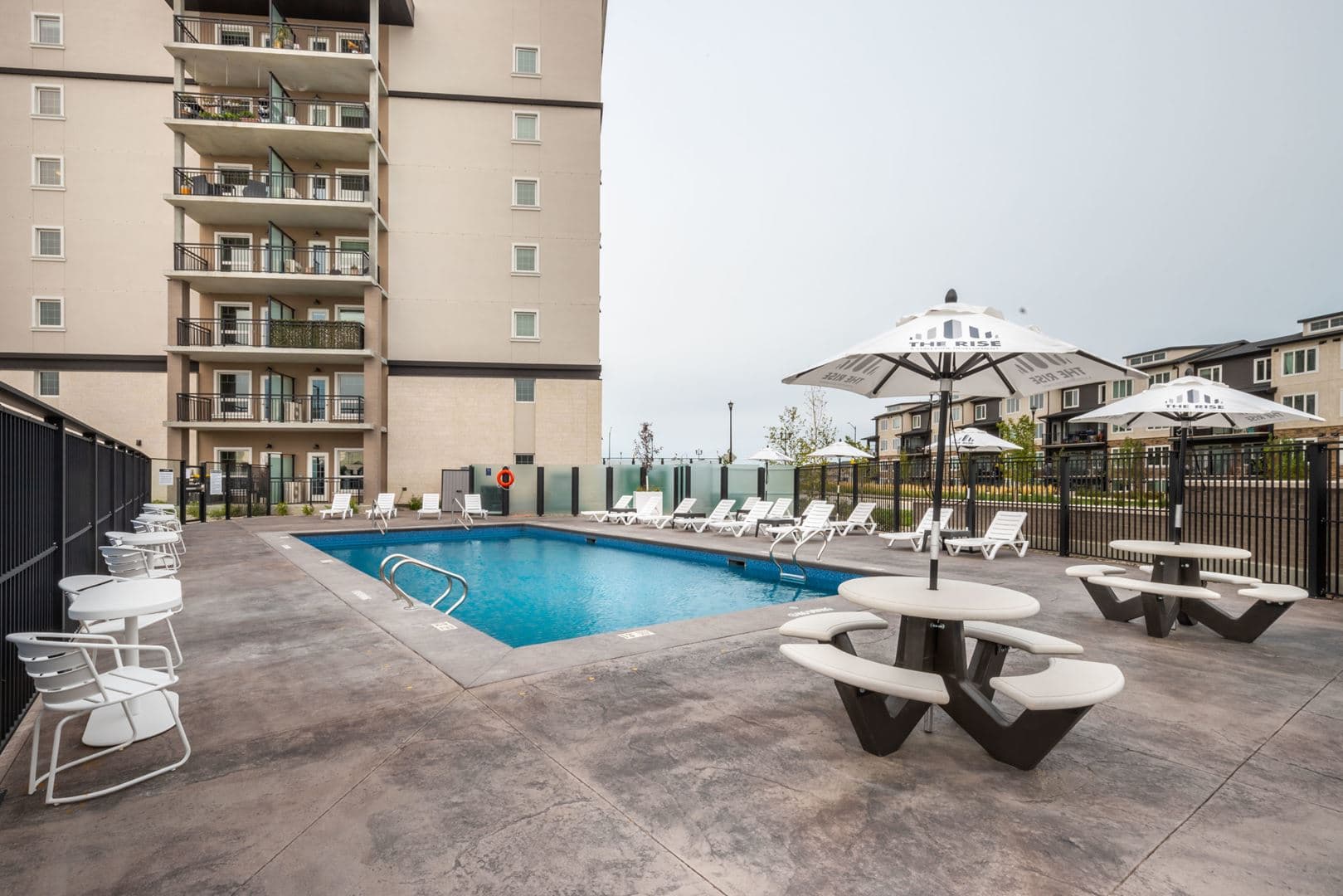 The Rise Condos thumbnail 23