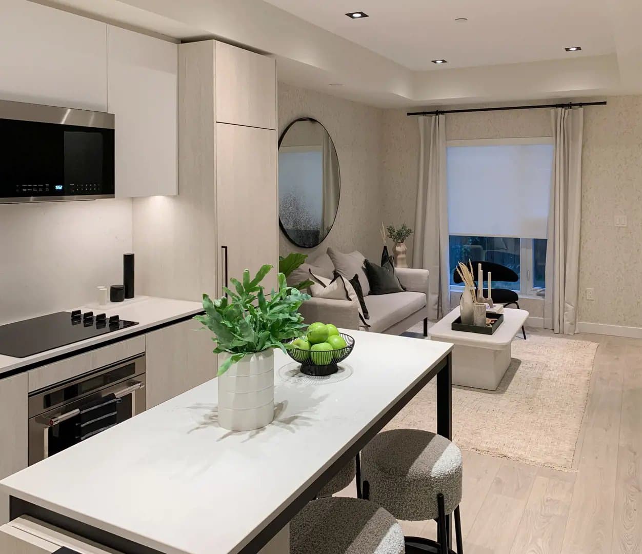 Stella 2 Condos thumbnail 4