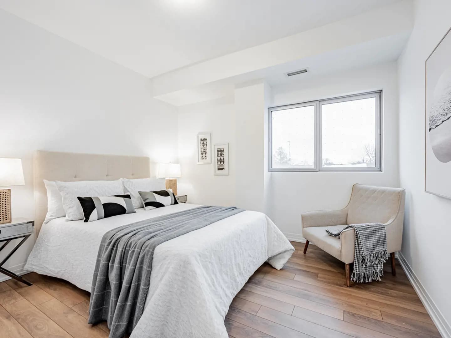 B-Line Condos thumbnail 23