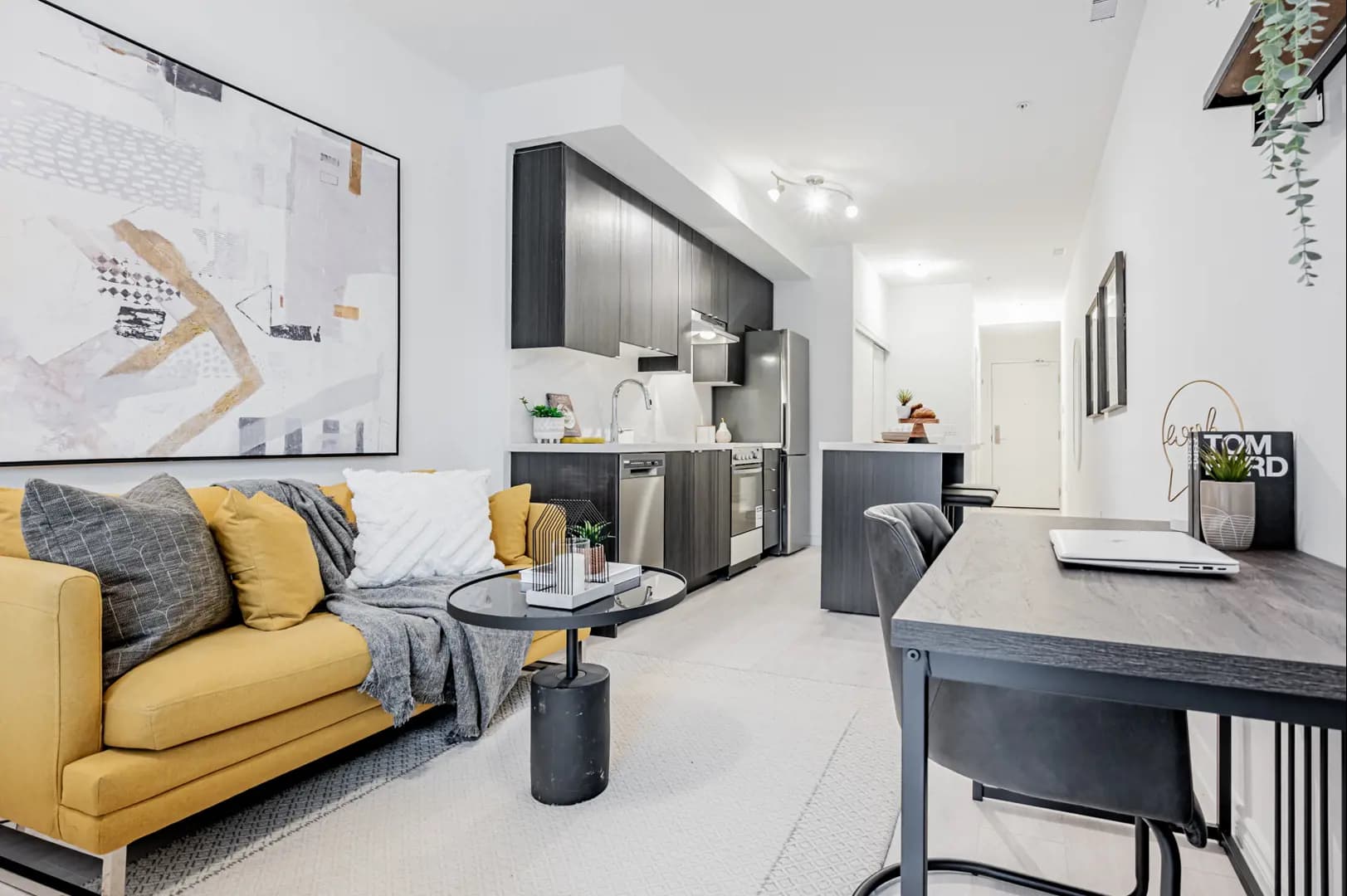 B-Line Condos thumbnail 7